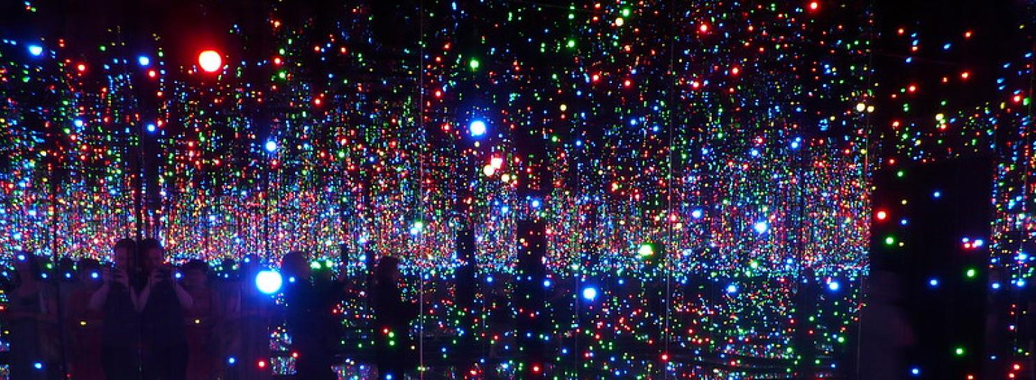 Yayoi Kusama a Bergamo: prorogata la mostra al Palazzo della Ragione