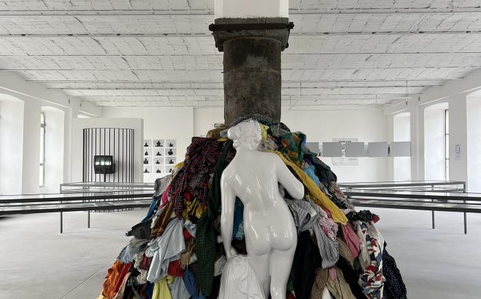 La Venere degli stracci, l'opera più famosa del maestro Michelangelo Pistoletto, si trova in diversi musei