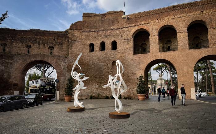 Le sculture di Gianfranco Meggiato a Porta Pinciana, Roma