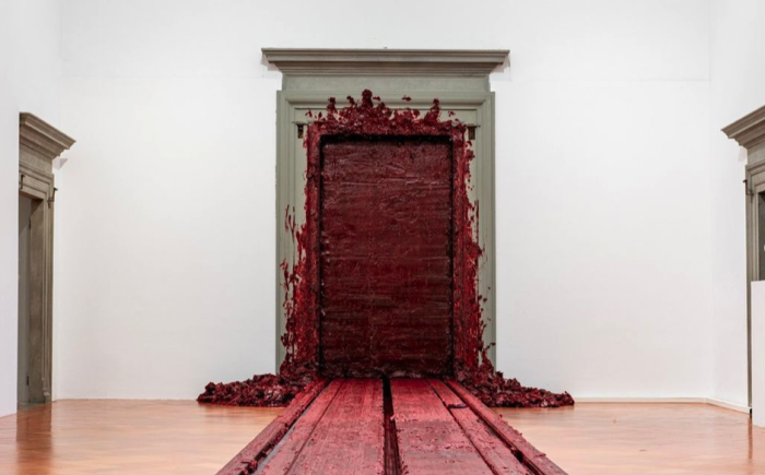 Svayambhu, opera simbolo della mostra di Anish Kapoor a Firenze