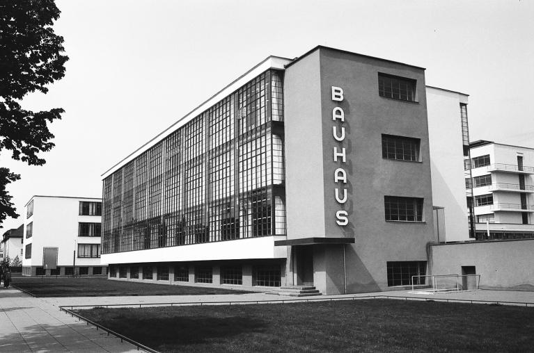 Il palazzo della Scuola di Bauhaus