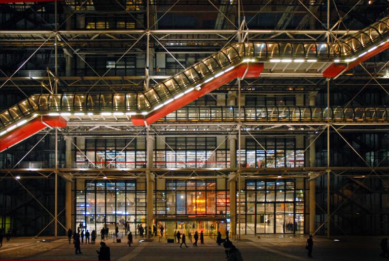 Il Centro Pompidou a Parigi, opera di Renzo Piano e Richard Rogers