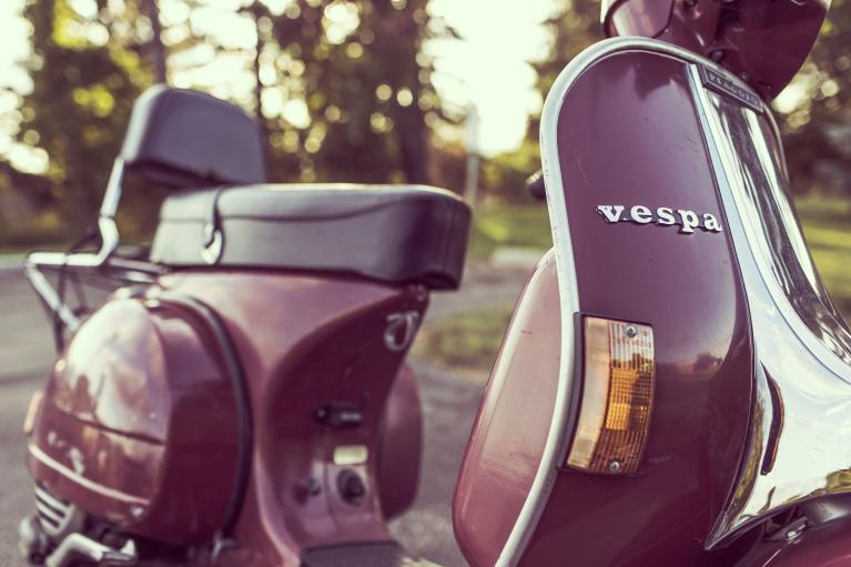 la Vespa, simbolo del design italiano degli anni del boom economico