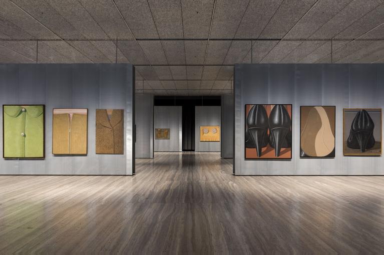 Veduta della mostra “Domenico Gnoli”, Fondazione Prada, Milano