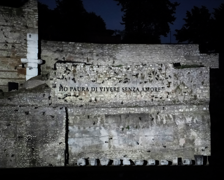 Didone Adonàis Dòmine, uno dei drammi scritti da Isgrò, prodotto da Fondazione Brescia Musei e da Centro Teatrale Bresciano