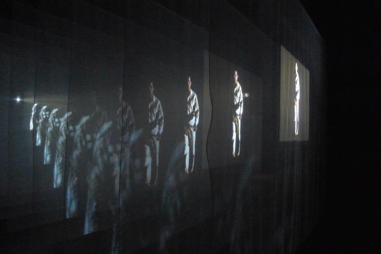 The Veiling, 1995, video installazione di Bill Viola in mostra a Palazzo Reale, Milano