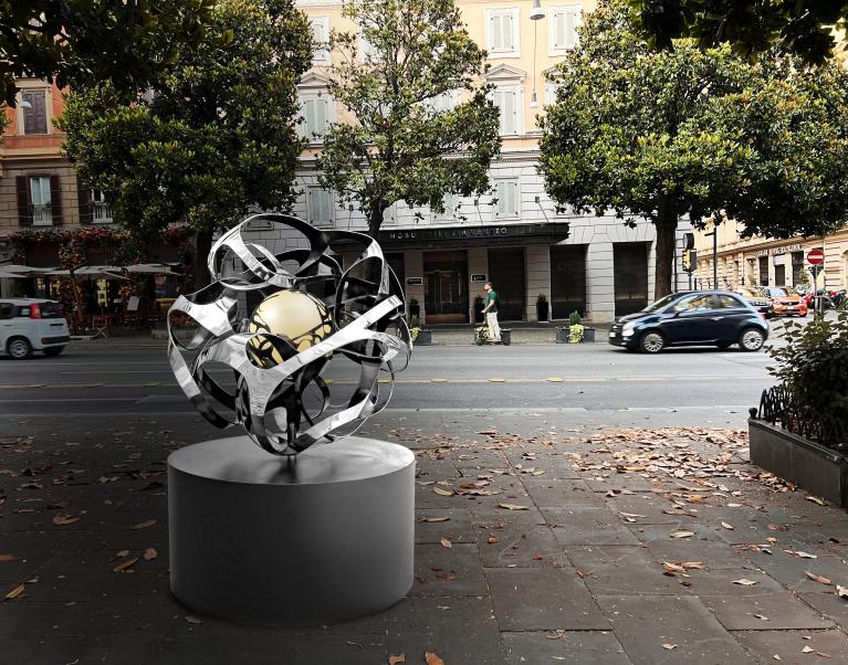 La scultura di Gianfranco Meggiato in Via Veneto, Roma