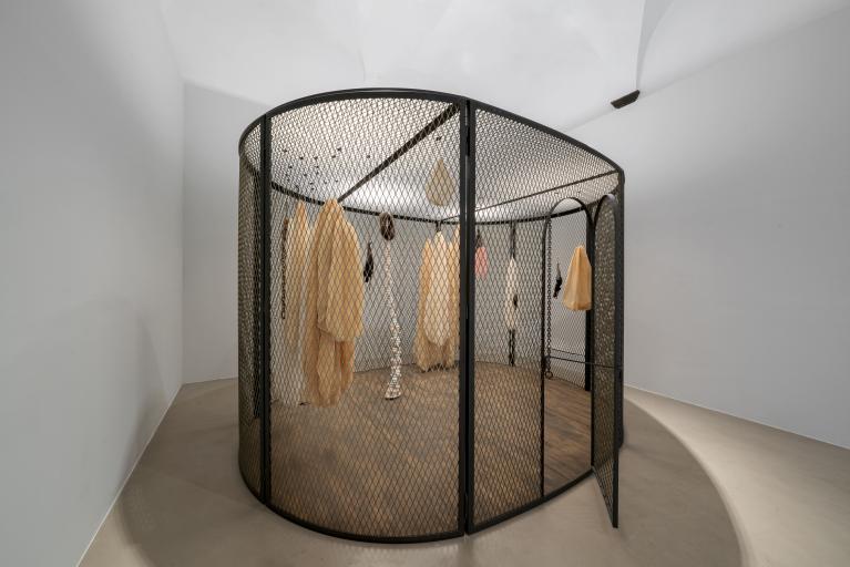 Peaux de lapins, chiffons ferrailles à vendre, ca. 2006