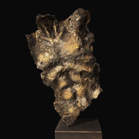 Quel che resta, scultura in cemento, terre e ossidi di bronzo su ferro, 2018