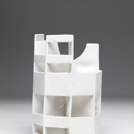 Scultura astratta, 1971, gres maiolicato, 38.0 x 23.0 x 23.0 cm
