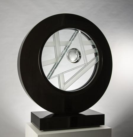 Contrapposizione strutturale, 2013, cm 116,5X104X34, vetro ottico e marmo nero del Belgio