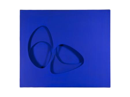 Zone riflesse, 1962, acrilico blu su tre tele sovrapposte, 70 x 60 x 5,5 cm.
