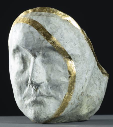Ascolto empatico, 2018, scultura in carta e foglia oro, 20x20x15 cm