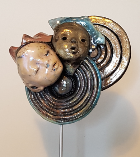 Molecole spaziali, 2021, ceramica RAKU, 35x35 cm