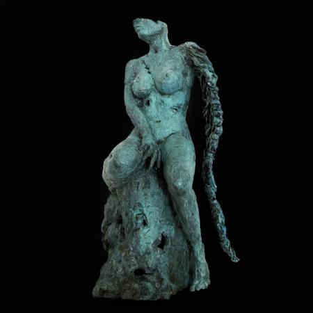 Era, 2020, bronzo, patina in ossidazione, cm 50,7x32x34