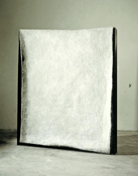 Scultura IV lapidea, 1996, lamiera, resina e polvere di marmo