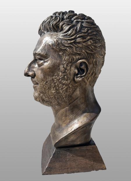 Ritratto di Giovanni Paolicelli, 2022, bronzo 33 x 60 x 27 cm