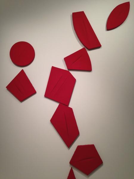 Concetto spaziale, i Quanta, 1960, idropittura e tagli su tela.