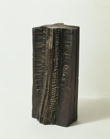 Scultura, 1957, fusione in bronzo, 45,5x22x15 cm