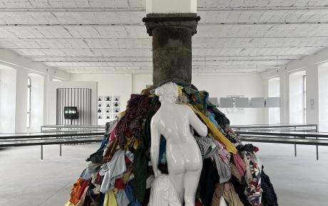 La Venere degli stracci, l'opera più famosa del maestro Michelangelo Pistoletto, si trova in diversi musei