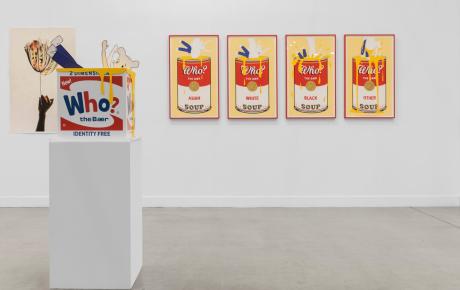 Opere di Simon Fujiwara della serie Who the Bær nello stand della Dvir gal- lery (Parigi, Tel Aviv, Bruxelles), nell’edizione 2023 di Miart.