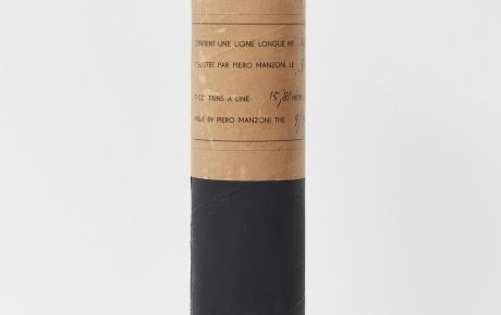 Linea m 15,81 settembre 1959, inchiostro su carta, tubo di cartone 31 × ø 5,5 cm