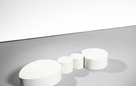 Forme (bianco), 1969, legno laccato, 22.0 x 181.0 x 61.5 cm