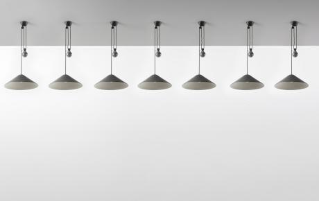Sette lampade a sospensione a saliscendi della serie Aggregato per Artemide, 1976, alluminio verniciato,  20.0 x 50.0 x 50.0 cm